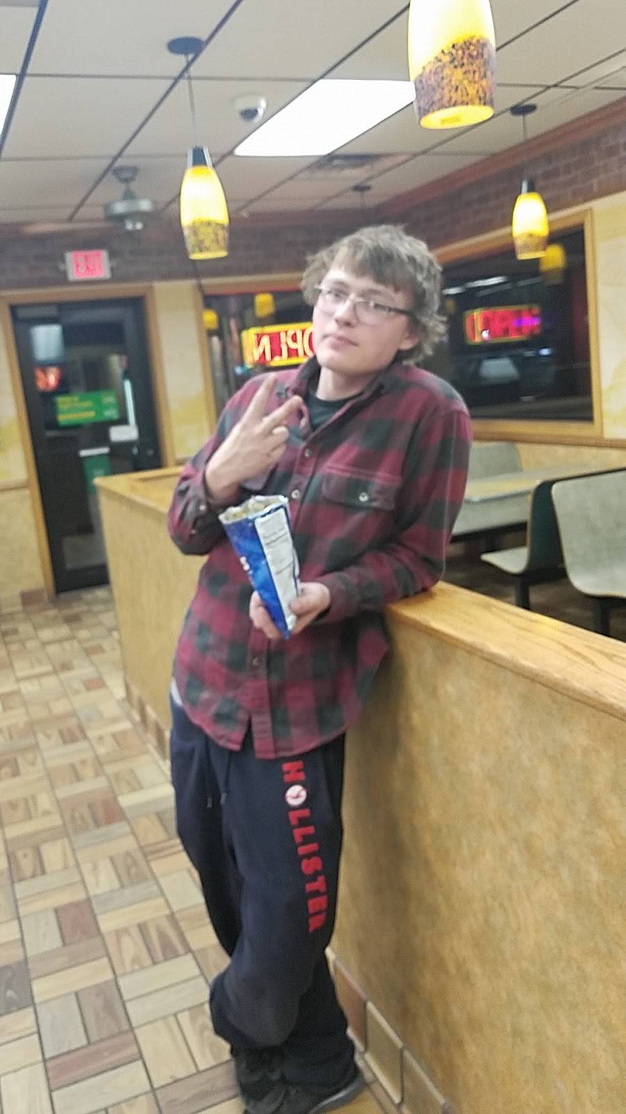 Subway | restaurant | 614 Unionville Rd, Sebewaing, MI 48759, USA | 9898839125 OR +1 989-883-9125