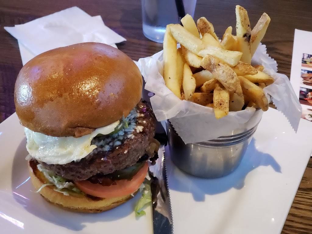 Cold Beers & Cheeseburgers | restaurant | 3950 E Indian School Rd #150, Phoenix, AZ 85018, USA | 6023146221 OR +1 602-314-6221