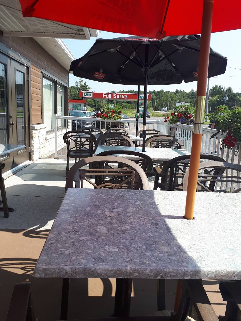 Place 19-67 Motel Restaurant | restaurant | 200 Old Highway 17, Plantagenet, ON K0B 1L0, Canada | 6136735220 OR +1 613-673-5220