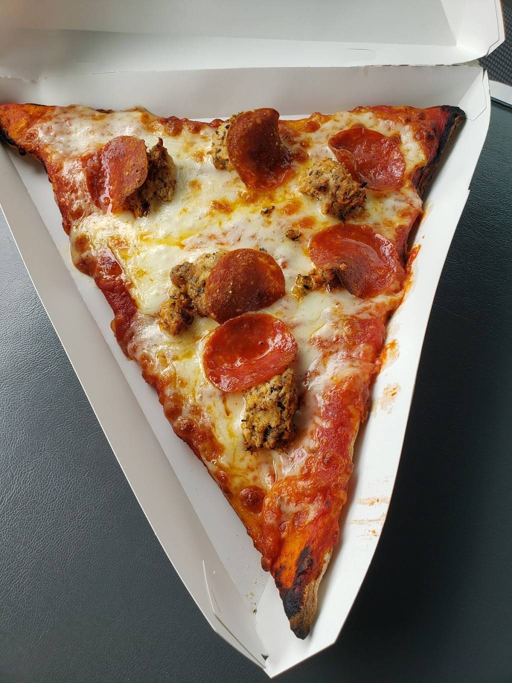 Crackers Pizza | restaurant | 3915 52nd St, Kenosha, WI 53144, USA | 2622203161 OR +1 262-220-3161