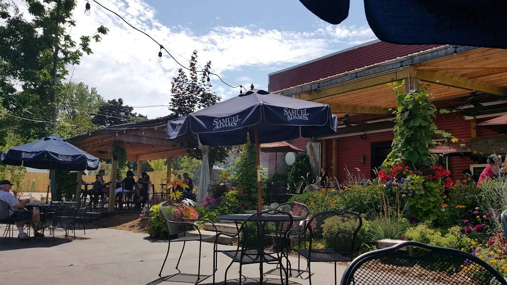 Kitty OReillys Irish Pub | restaurant | 59 E Oak St, Sturgeon Bay, WI 54235, USA | 9207437441 OR +1 920-743-7441