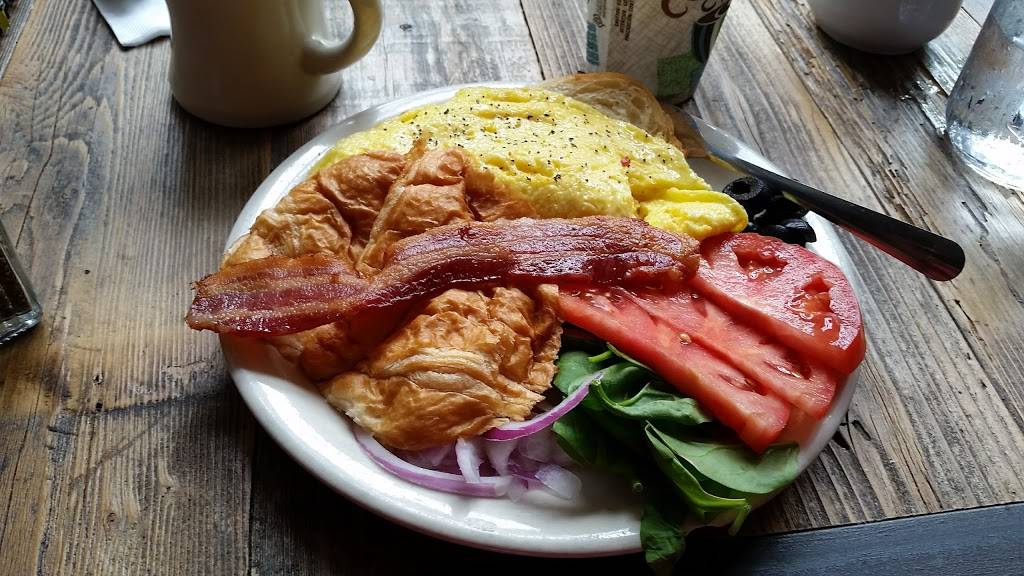 Mud Street Cafe Annex | restaurant | 28 S Main St, Eureka Springs, AR 72632, USA | 4792535399 OR +1 479-253-5399