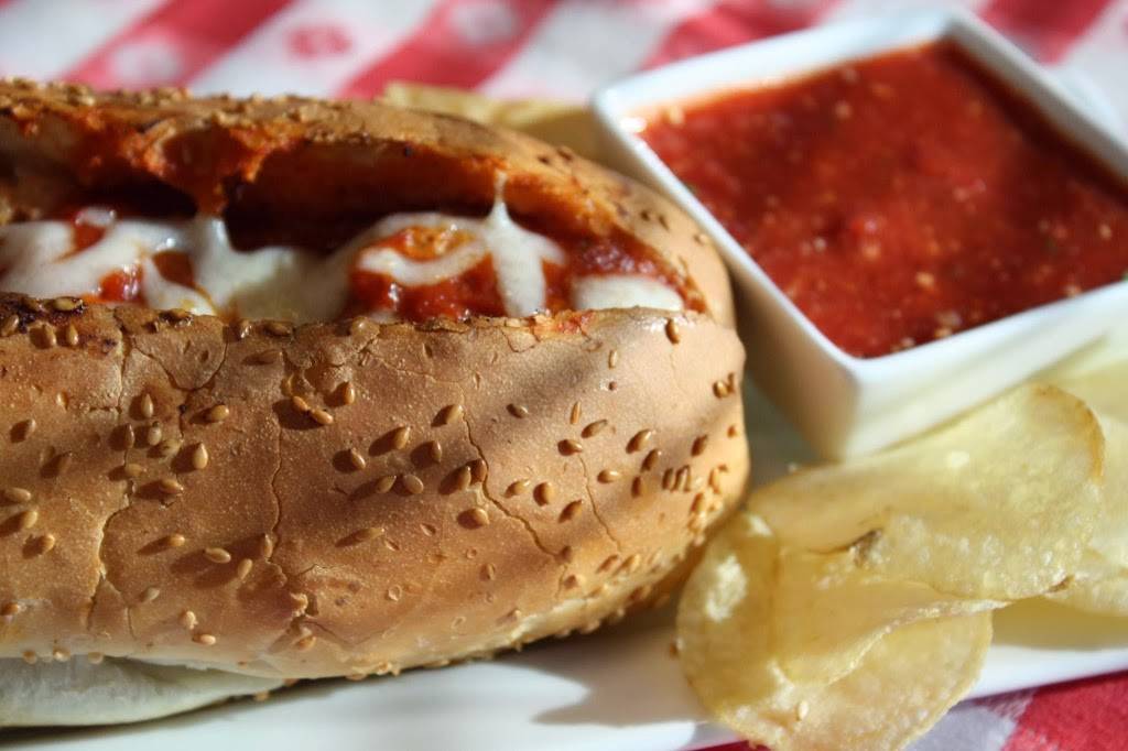 Dominics Casual Italian | restaurant | 6209 NW 63rd Terrace, Kansas City, MO 64151, USA | 8164377200 OR +1 816-437-7200