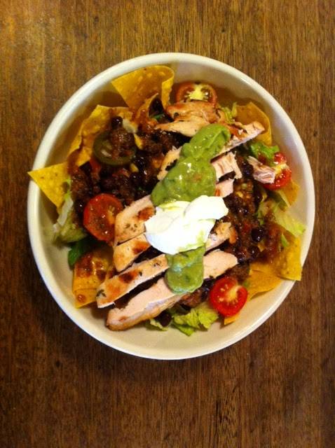 Mr. Henrys Restaurant | restaurant | 601 Pennsylvania Ave SE, Washington, DC 20003, USA | 2025468412 OR +1 202-546-8412