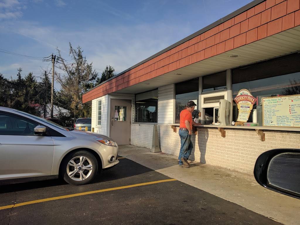 Papertown Dairy Bar & Restaurant | restaurant | 267 N Main St, Spring Grove, PA 17362, USA | 7172251542 OR +1 717-225-1542