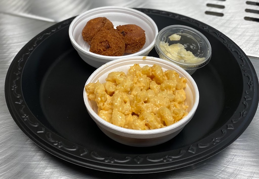 Motley Q Smoke Pit | restaurant | 3323 Valley Pike, Winchester, VA 22602, USA | 5407220060 OR +1 540-722-0060