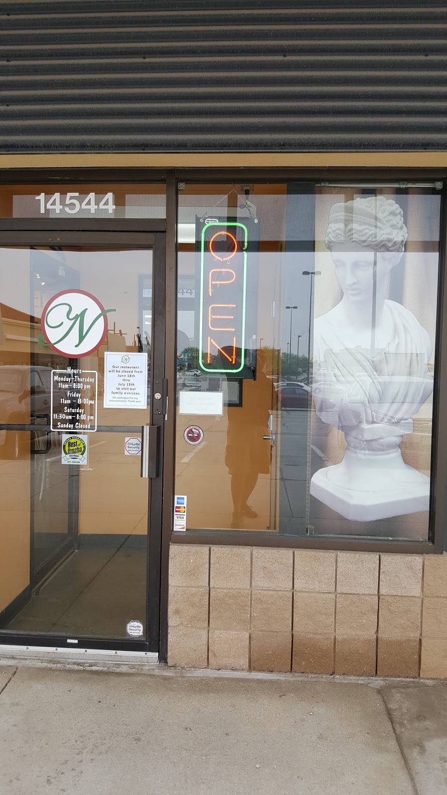 Nalinis Gyros & Burgers | restaurant | 14544 W Center Rd, Omaha, NE 68144, USA | 4023159756 OR +1 402-315-9756