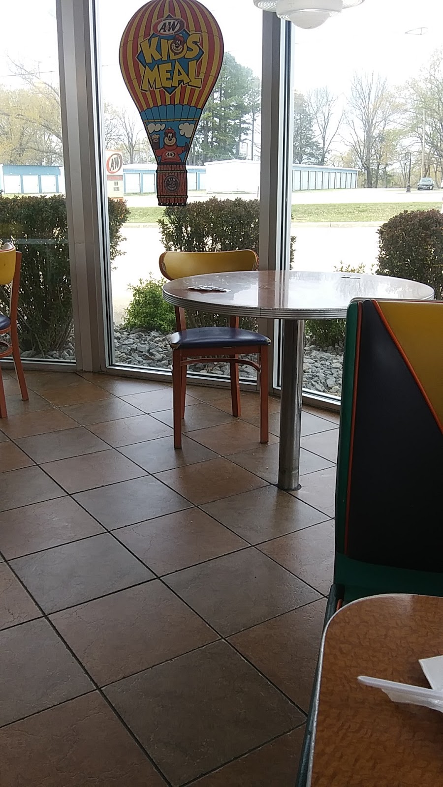 A&W Restaurant | restaurant | 7104 Highway 62 West, Gassville, AR 72635, USA | 8704356700 OR +1 870-435-6700