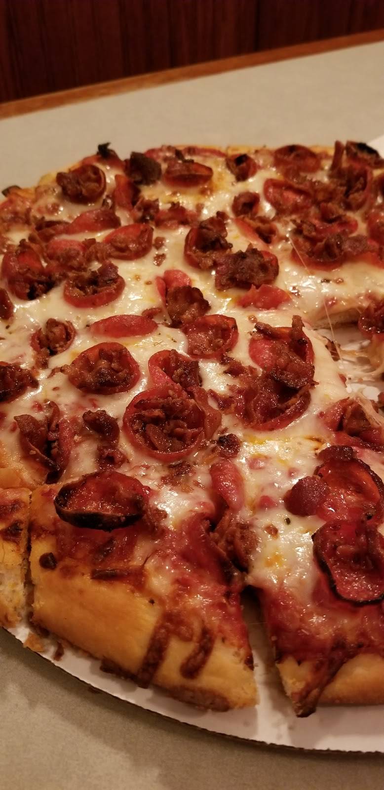 Varsity Club Restaurant & Bar | restaurant | 278 W Lane Ave, Columbus, OH 43201, USA | 6142996269 OR +1 614-299-6269