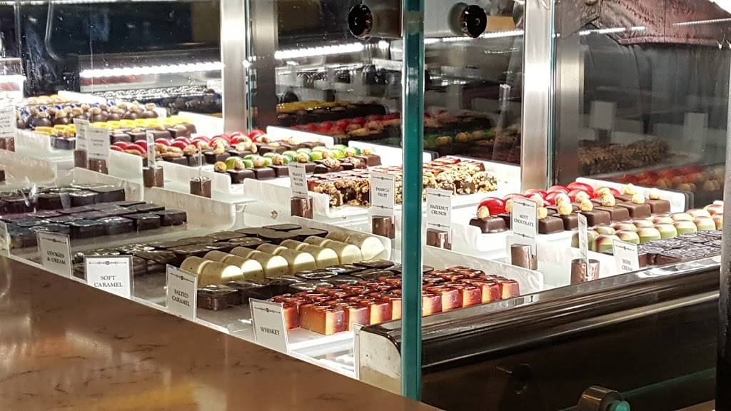 Toothsome Chocolate Emporium & Savory Feast Kitchen | restaurant | 6000 Universal Blvd, Orlando, FL 32819, USA | 4072243663 OR +1 407-224-3663