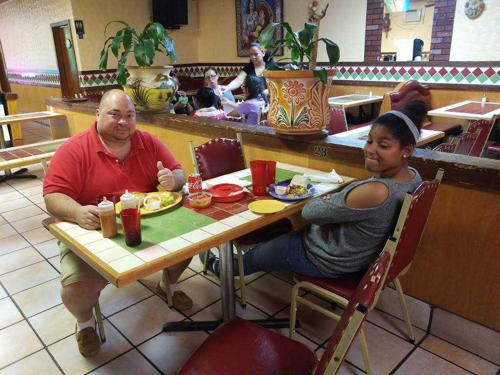 Jalisco Restaurant | restaurant | 1035 S Cesar E Chavez Dr, Milwaukee, WI 53204, USA | 4146727070 OR +1 414-672-7070