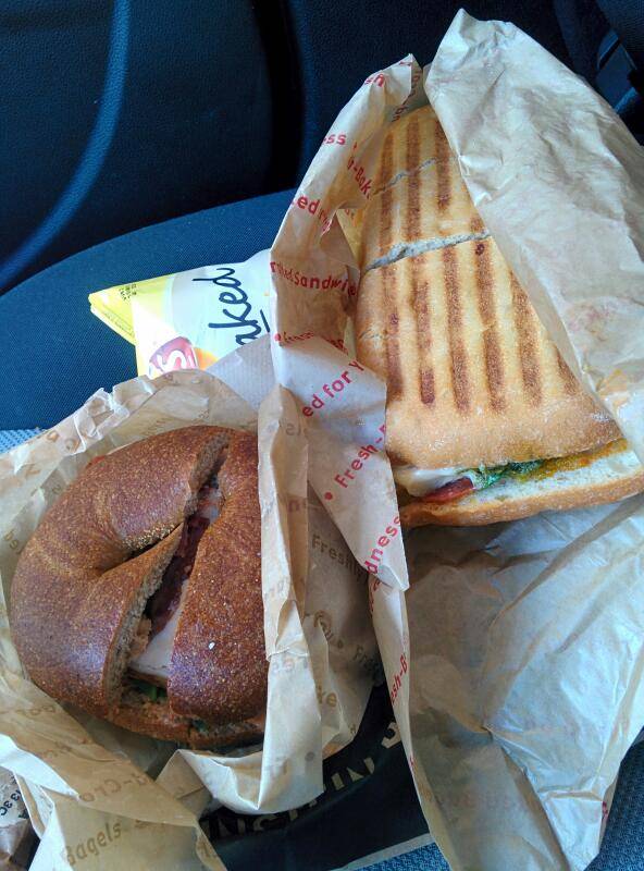 Einstein Bros. Bagels | cafe | 728 N Western Ave, Lake Forest, IL 60045, USA | 8476159888 OR +1 847-615-9888