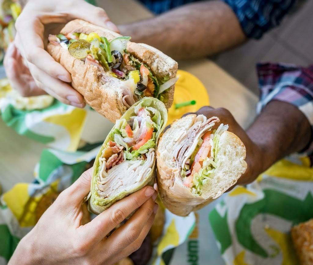 Subway | meal takeaway | 441 Vine St 1st Floor, Cincinnati, OH 45202, USA | 5134212440 OR +1 513-421-2440