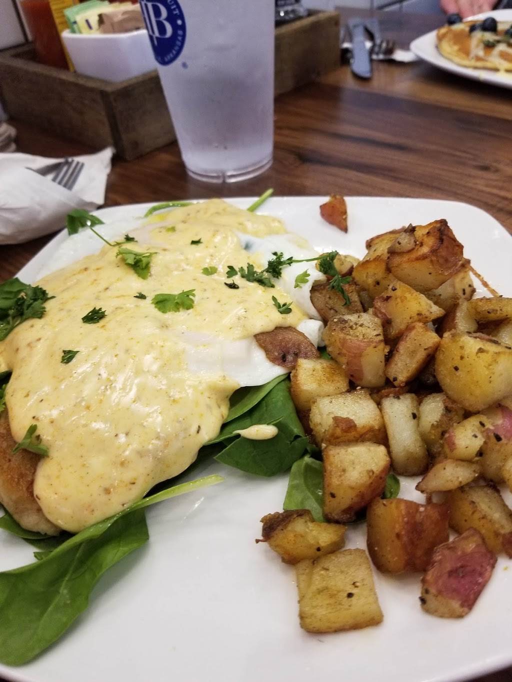 The Buttered Biscuit | restaurant | 1001 SW Regional Airport Blvd Suite 17, Bentonville, AR 72712, USA | 4793640080 OR +1 479-364-0080