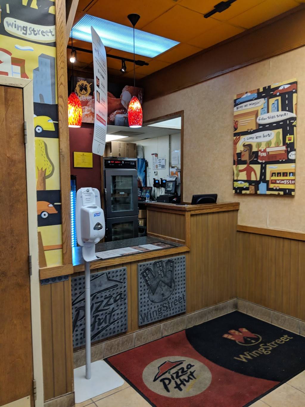 Pizza Hut | restaurant | 43761 Parkhurst Plaza #112, Ashburn, VA 20147, USA | 7037240444 OR +1 703-724-0444