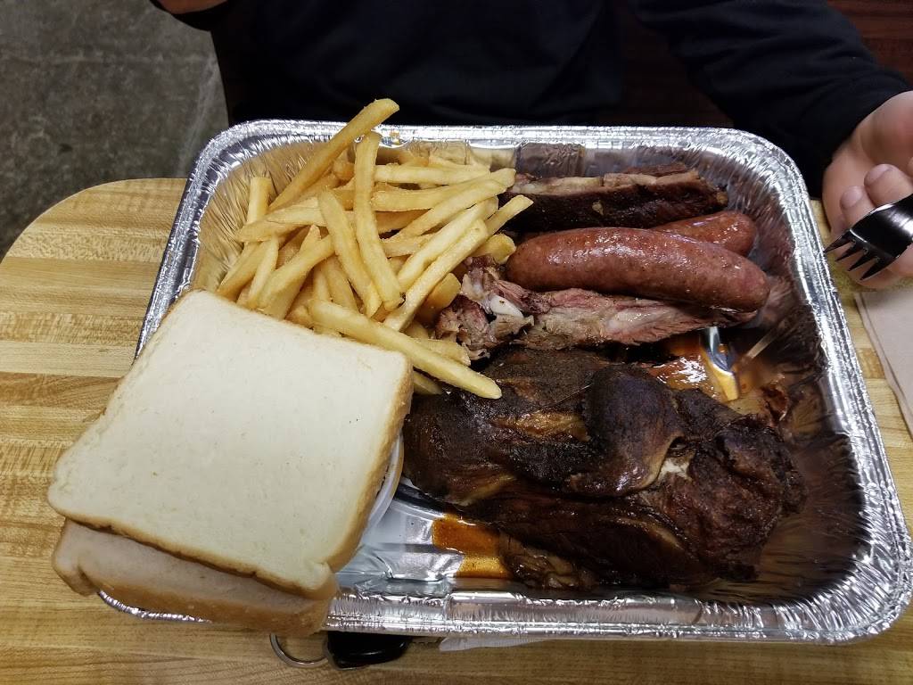 The Bar-B-Q Pitt | restaurant | 11861 US-69, Warren, TX 77664, USA | 4095472203 OR +1 409-547-2203