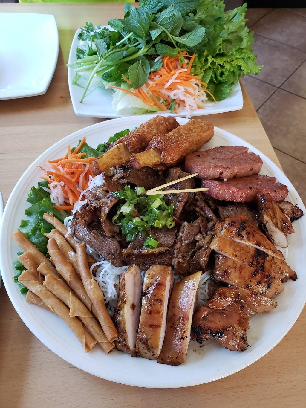 Bốn Mùa | Vietnamese Restaurant | restaurant | 6835 Stockton Blvd, Sacramento, CA 95823, USA | 9164274682 OR +1 916-427-4682