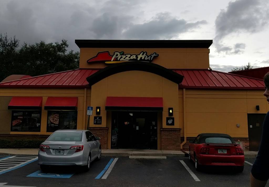 Pizza Hut | restaurant | 2316 James L Redman Pkwy, Plant City, FL 33563, USA | 8137528222 OR +1 813-752-8222