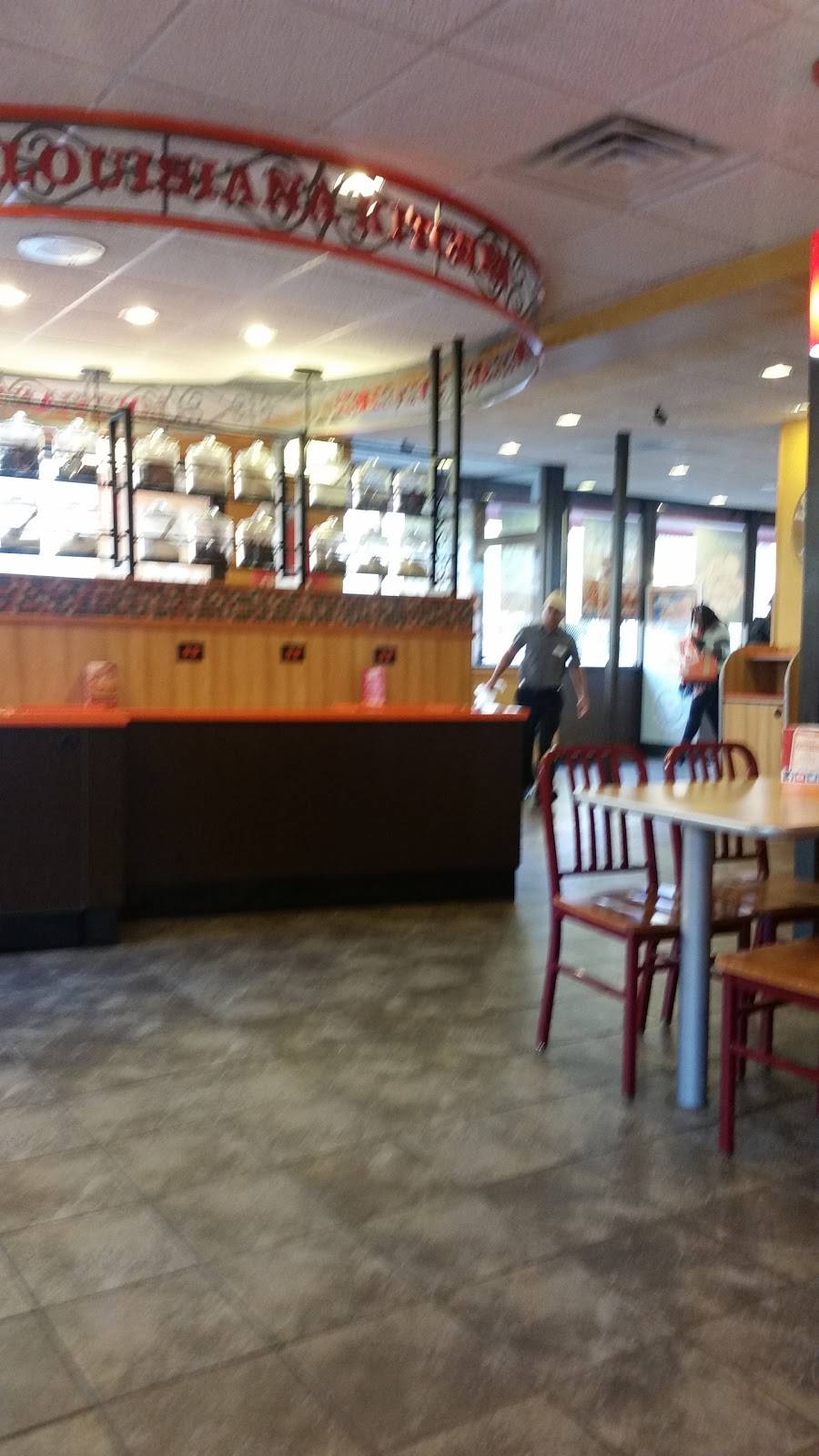 Popeyes Louisiana Kitchen | restaurant | 300 N Broadway, Baltimore, MD 21231, USA | 4105581157 OR +1 410-558-1157