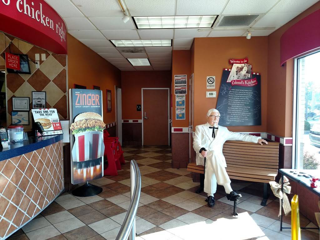 KFC | restaurant | 895 N Green St, Brownsburg, IN 46112, USA | 3178527051 OR +1 317-852-7051