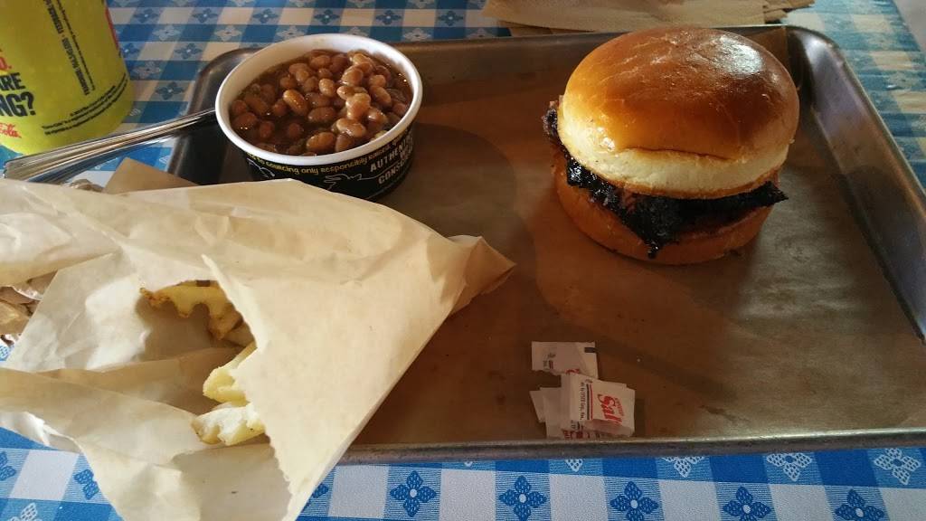 Dickeys Barbecue Pit | restaurant | 14260 H, Centreville Square, Centreville, VA 20121, USA | 5712814846 OR +1 571-281-4846