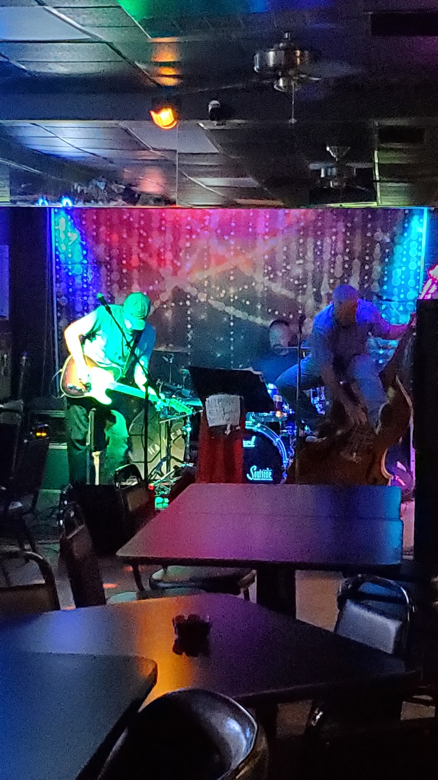 Luckys Gathering Pub | restaurant | 325 Emerald Rd N, Greenwood, SC 29646, USA | 8642275223 OR +1 864-227-5223