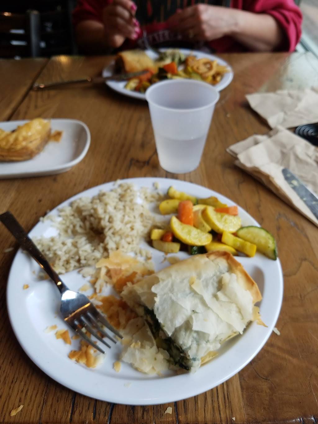 Plaka Grill | restaurant | 513 W Broad St, Falls Church, VA 22046, USA | 7036390161 OR +1 703-639-0161