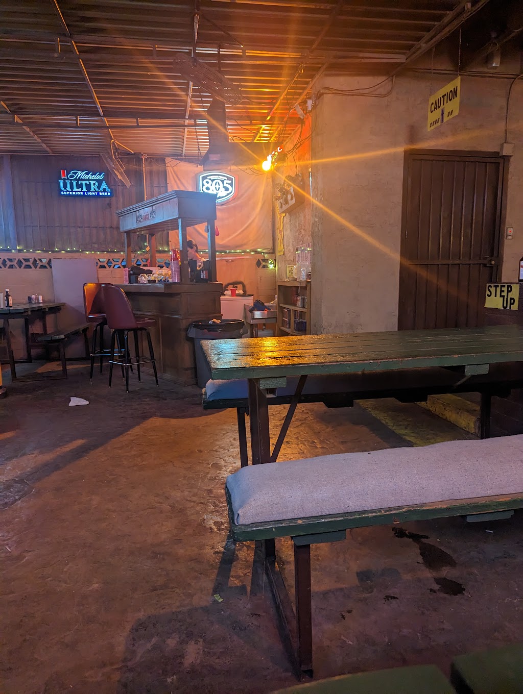 Nevada Smiths Saloon | restaurant | 1175 W Miracle Mile, Tucson, AZ 85705, USA | 5206229064 OR +1 520-622-9064