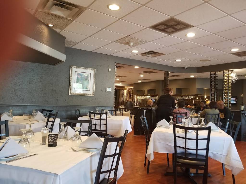 Theos Steaks & Seafood | restaurant | 9144 Indianapolis Blvd, Highland, IN 46322, USA | 2198388000 OR +1 219-838-8000