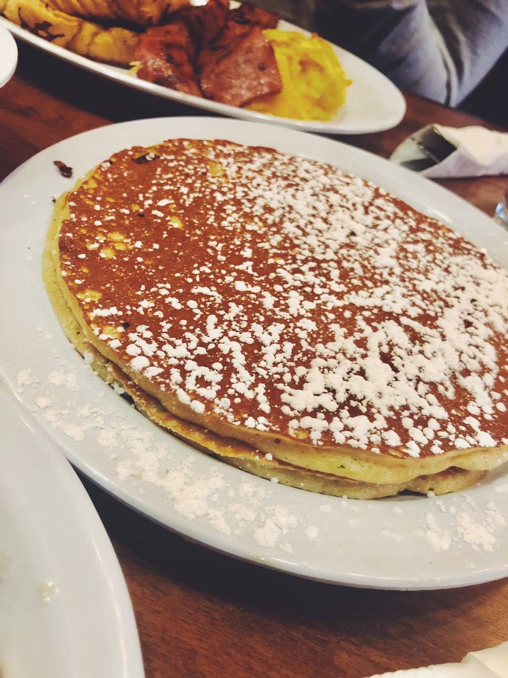 Rose Petals Cafe & Lounge | restaurant | 8120 Old York Rd, Elkins Park, PA 19027, USA | 2156904706 OR +1 215-690-4706