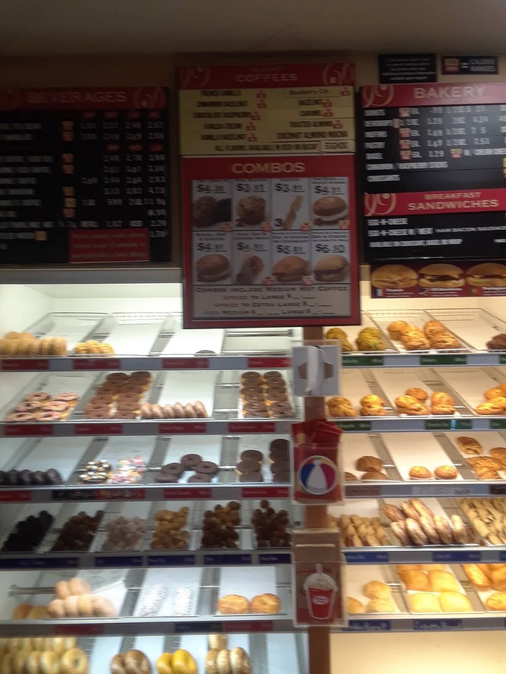 Honey Dew Donuts | bakery | 200 Broadway, Fall River, MA 02721, USA | 5083244871 OR +1 508-324-4871