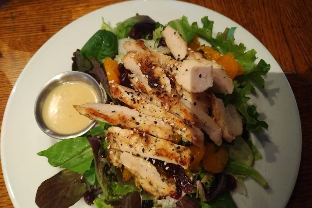 Chilis Grill & Bar | restaurant | 7810 Poplar Ave, Germantown, TN 38138, USA | 9017565203 OR +1 901-756-5203