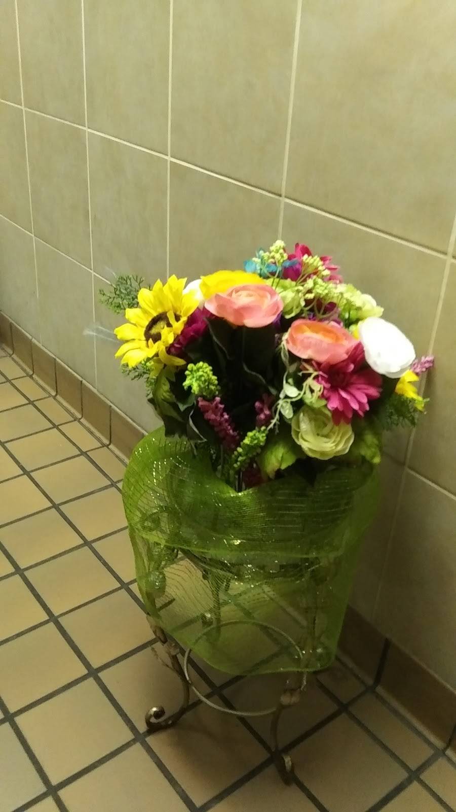 Fuji Asian Bistro | restaurant | 9001 Richlands Hwy, Richlands, NC 28574, USA | 9103246888 OR +1 910-324-6888