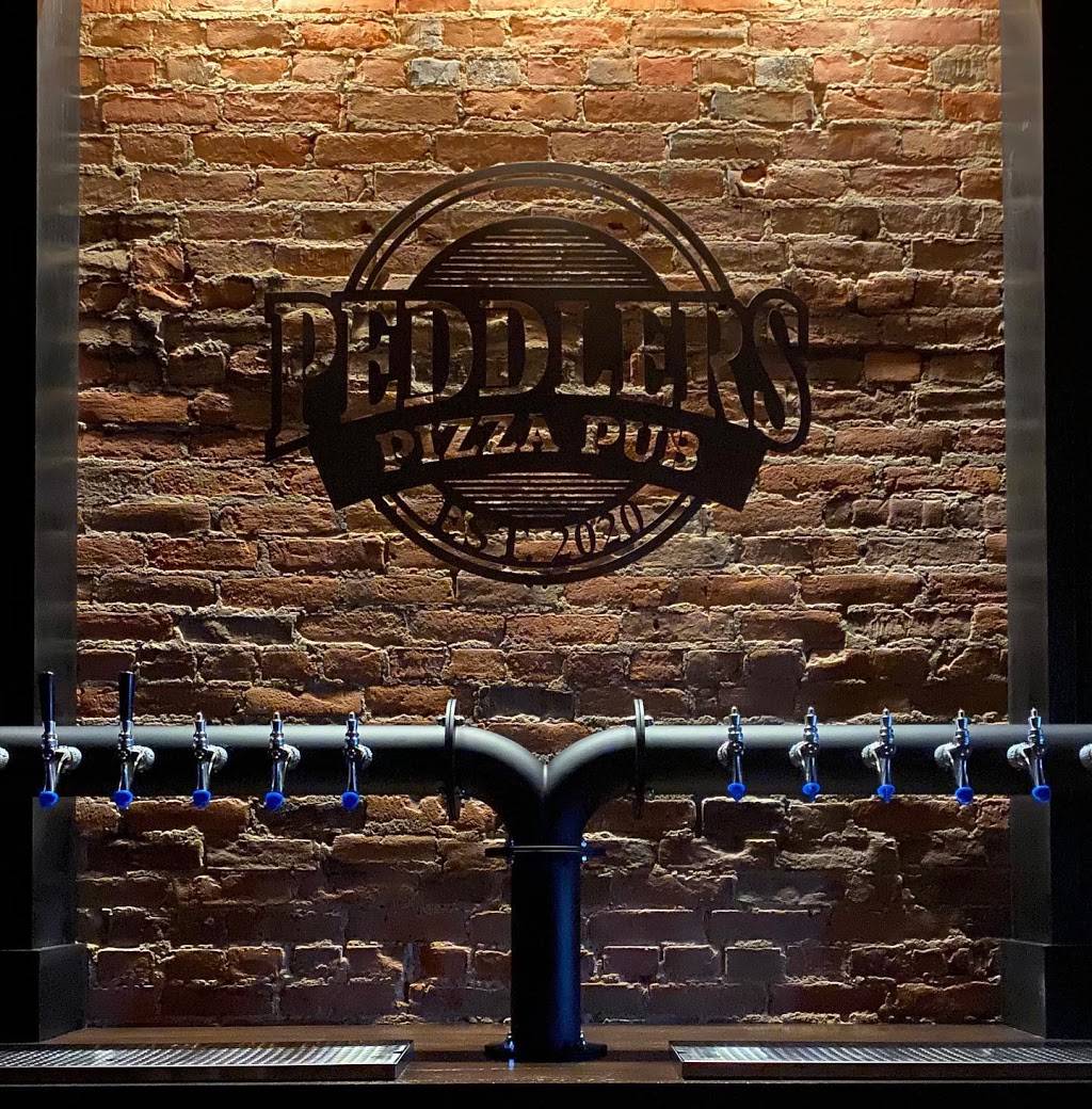 Peddlers Pizza Pub | restaurant | 5 Lincolnway, Valparaiso, IN 46383, USA | 2194774992 OR +1 219-477-4992