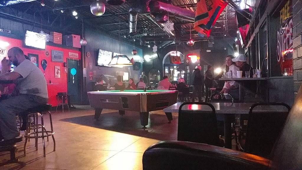 Lumpys Sports Grill | restaurant | 12325 N May Ave, Oklahoma City, OK 73120, USA | 4052863300 OR +1 405-286-3300