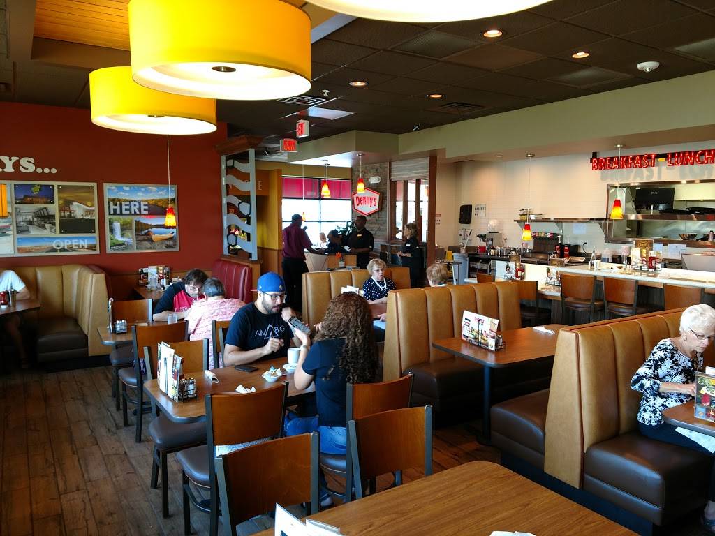 Dennys | restaurant | 2045 Twin Lakes Pkwy, Roseville, MN 55113, USA | 6513300782 OR +1 651-330-0782