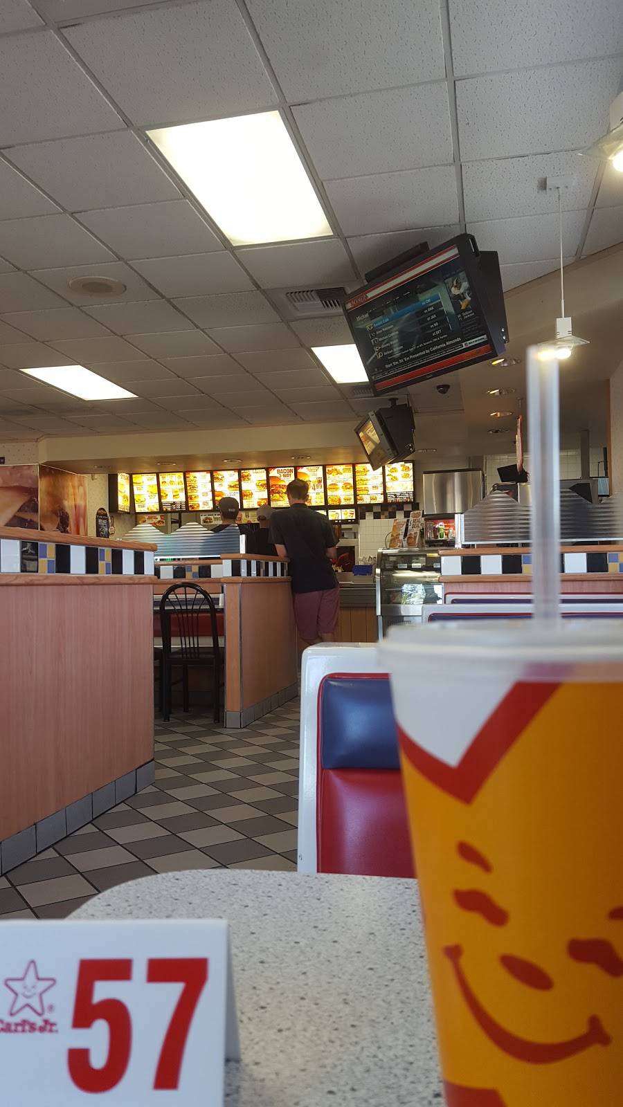 Carls Jr. | meal takeaway | 23761 Washington Ave, Murrieta, CA 92562, USA | 9518944775 OR +1 951-894-4775