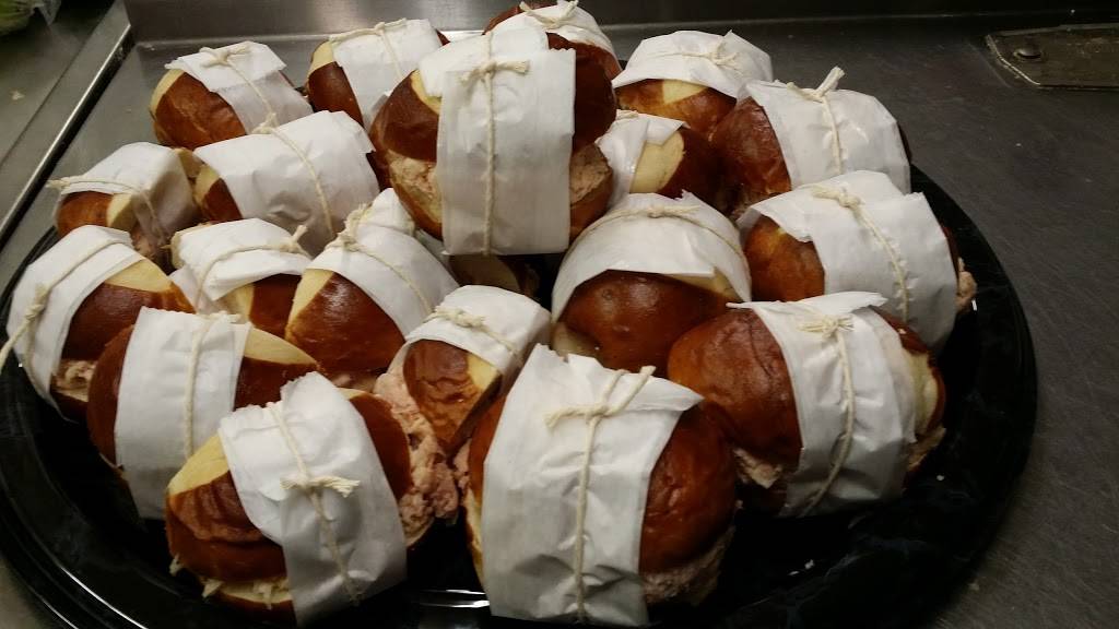 Stockers On the Park | restaurant | 6731 Madison Rd, Thompson, OH 44086, USA | 4402983547 OR +1 440-298-3547