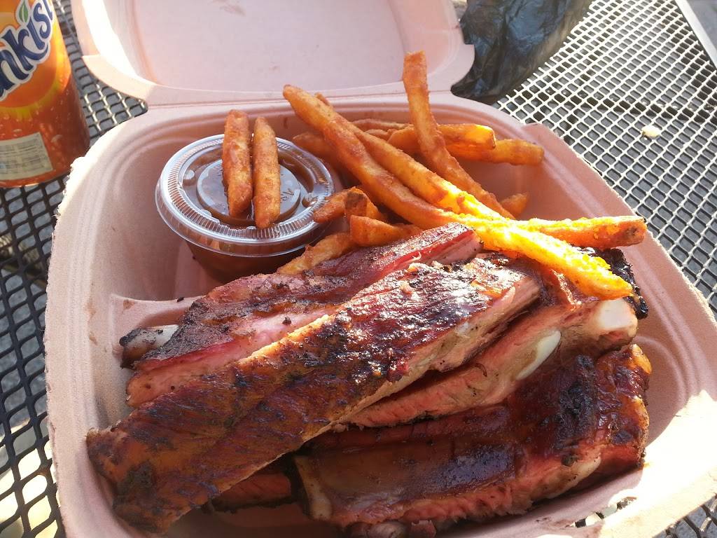 Smoke in the Pit | restaurant | 3733 Chicago Ave, Minneapolis, MN 55407, USA | 6123153145 OR +1 612-315-3145