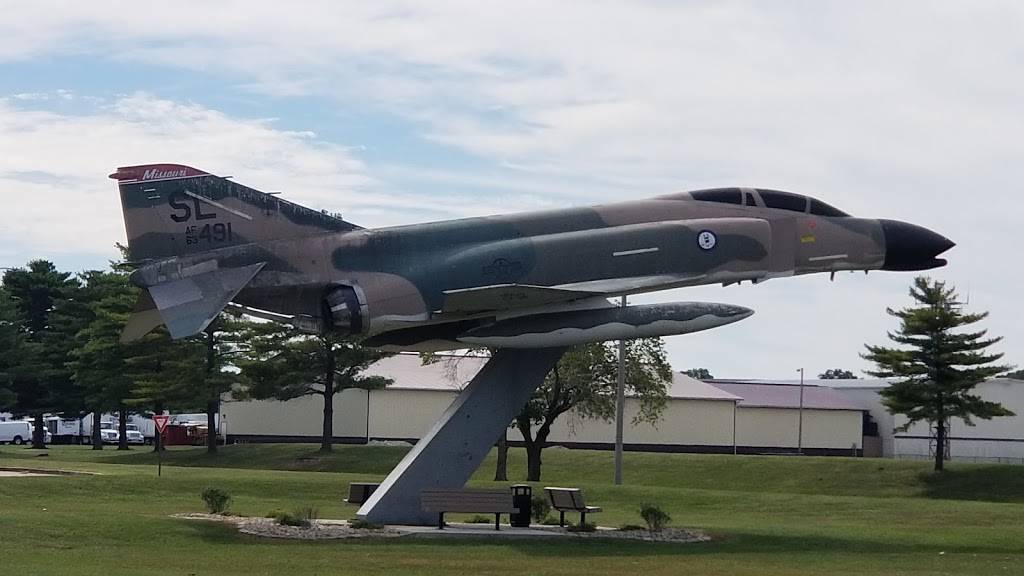 High Flyers Grille | restaurant | 16 Terminal Dr, East Alton, IL 62024, USA | 6182518500 OR +1 618-251-8500