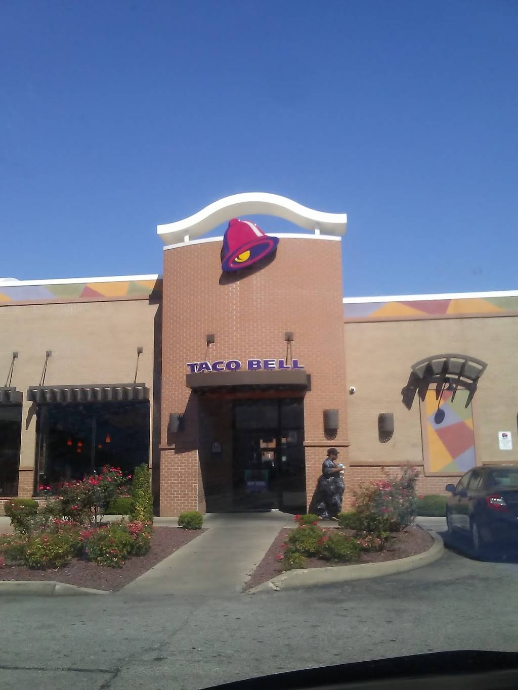 Taco Bell | meal takeaway | 108 E Broadway, Louisville, KY 40202, USA | 5025819270 OR +1 502-581-9270