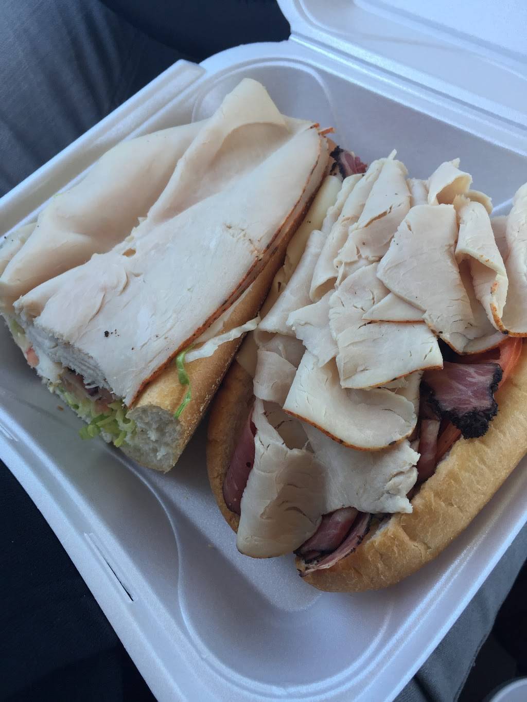 Ippolito Italian Deli | restaurant | 14100 Walsingham Rd, Largo, FL 33774, USA | 7275931037 OR +1 727-593-1037