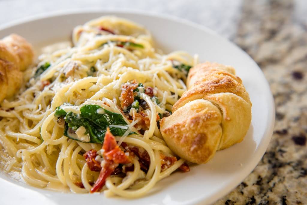 The Garlic Knot - University Hills | restaurant | 2553 S Colorado Blvd Ste 107, Denver, CO 80222, USA | 7205423528 OR +1 720-542-3528