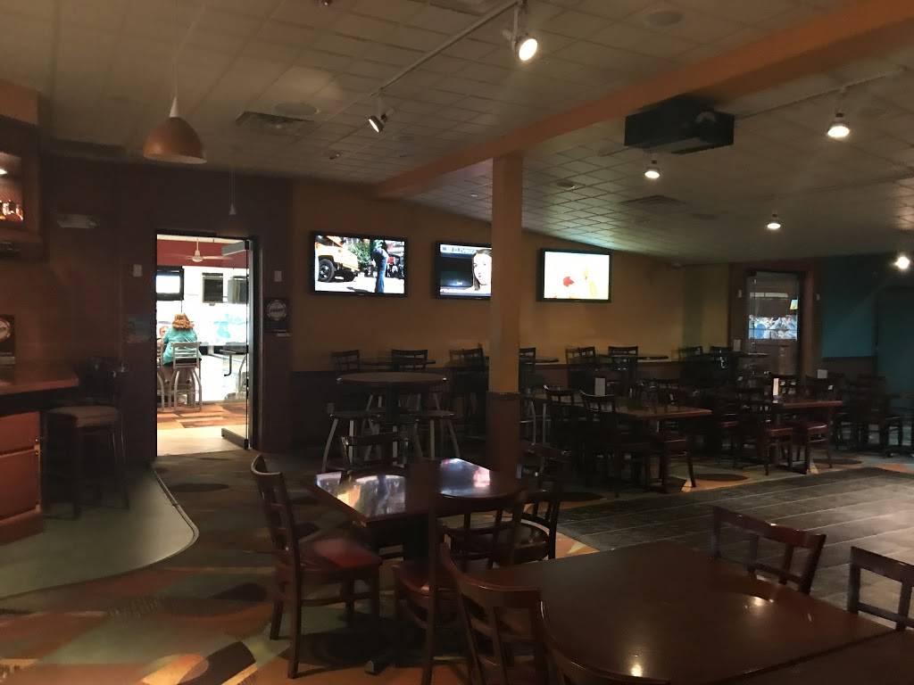 Strikers Sports Bar and Grill | night club | 66 Hathaway Rd, New Bedford, MA 02746, USA | 5089931746 OR +1 508-993-1746