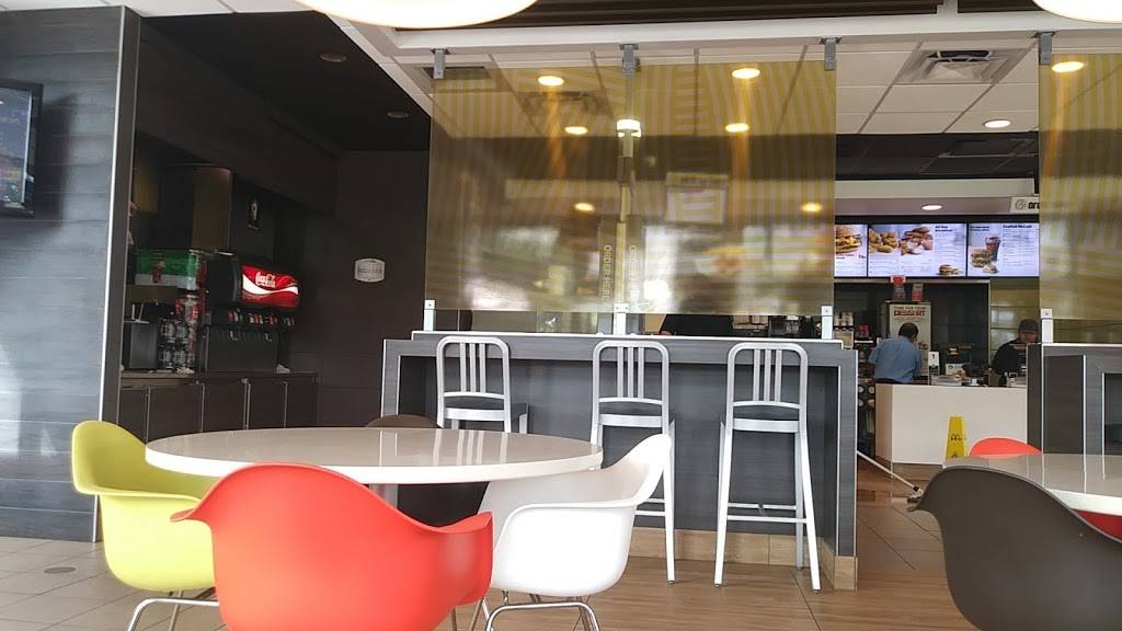 McDonalds | cafe | 9681 SW 72nd St, Miami, FL 33173, USA | 3055984933 OR +1 305-598-4933