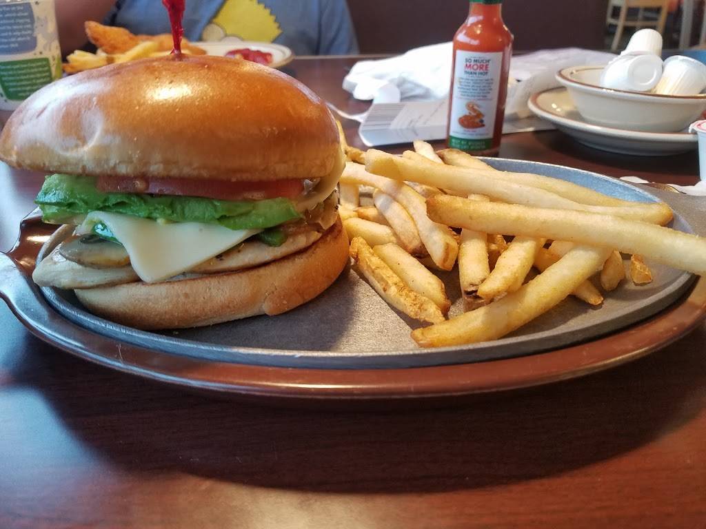 Village Inn | bakery | 6040 N Mesa St, El Paso, TX 79912, USA | 9155816329 OR +1 915-581-6329