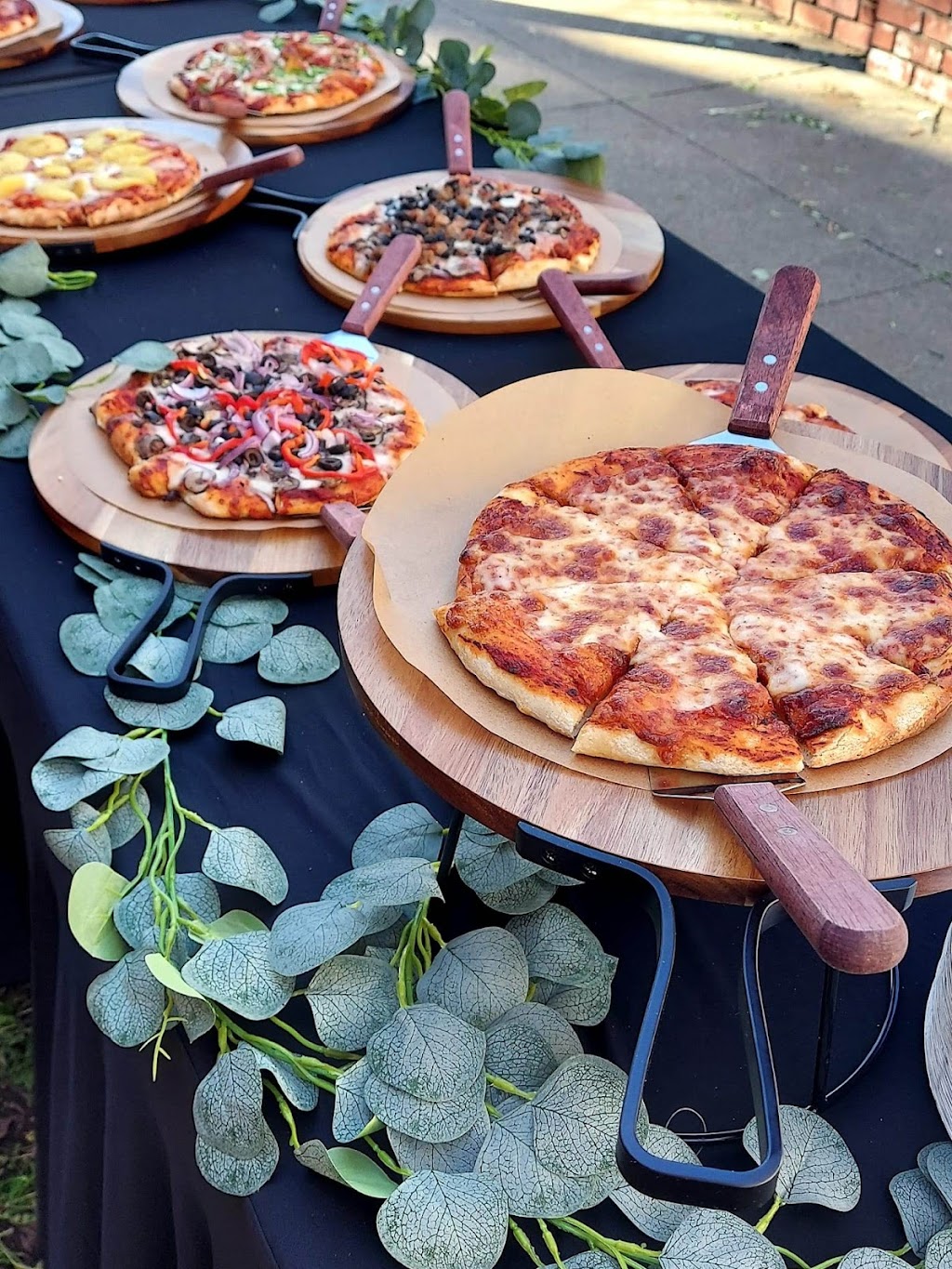 Indulgence Pizza | meal takeaway | 166 W Eaton Rd, Chico, CA 95973, USA | 5305880040 OR +1 530-588-0040