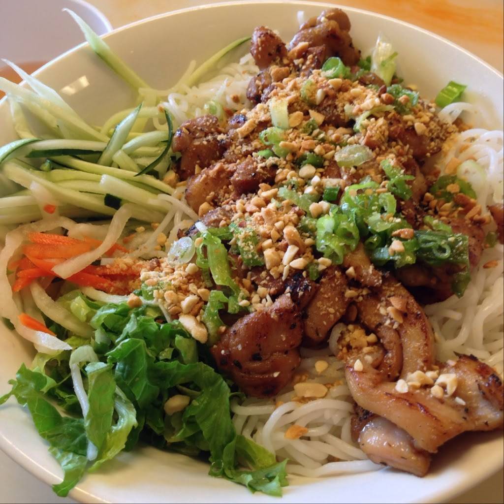 Miss Saigon Sandwiches & Noodles | meal takeaway | 4701 Shore Dr #105, Virginia Beach, VA 23455, USA | 7573186690 OR +1 757-318-6690