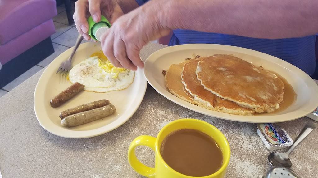 Aunt Fannies Restaurant | restaurant | 6147 SE Abshier Blvd, Belleview, FL 34420, USA | 3522455442 OR +1 352-245-5442