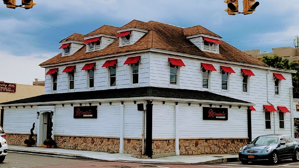 Monroes Restaurant | restaurant | 199 Post Ave, Westbury, NY 11590, USA | 5164164181 OR +1 516-416-4181